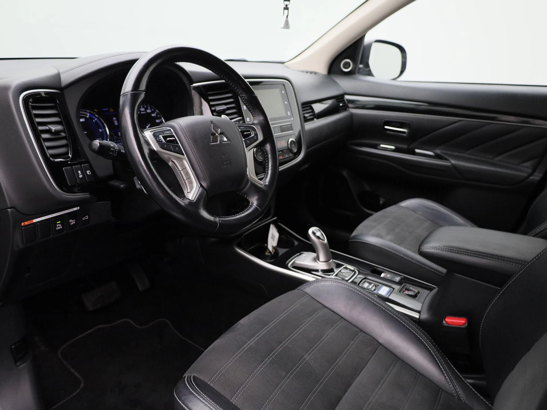 Mitsubishi-Outlander-image-25