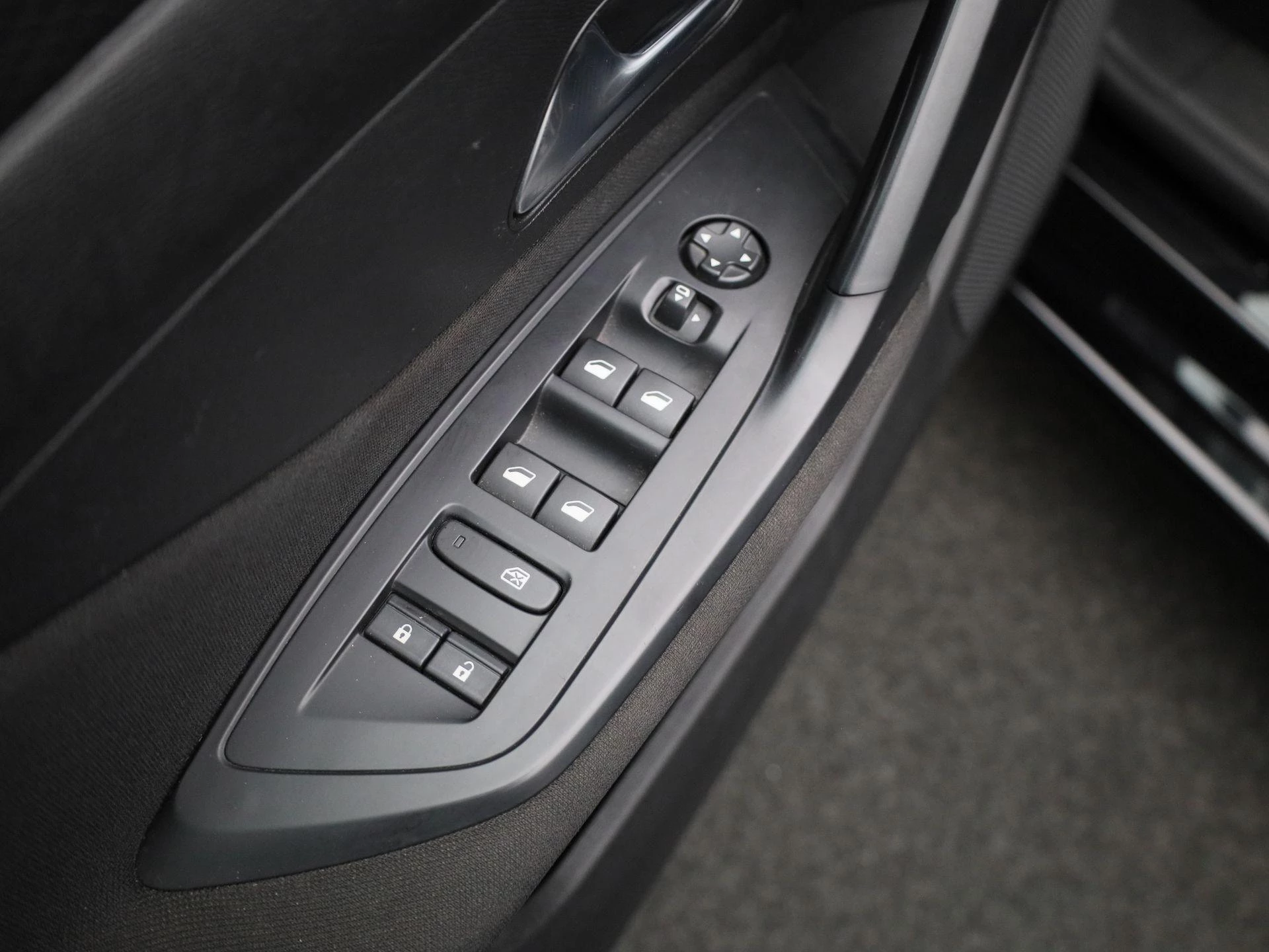 Peugeot-308-image-26