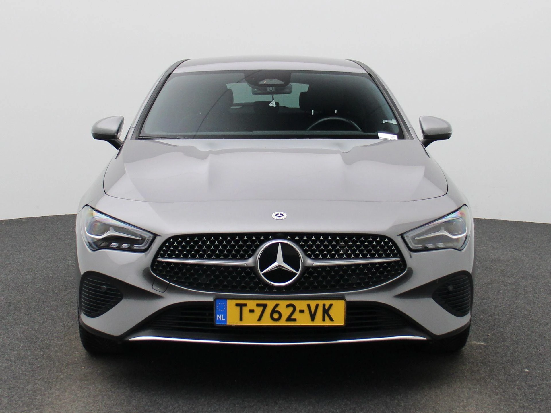 Mercedes-Benz-CLA-image-4