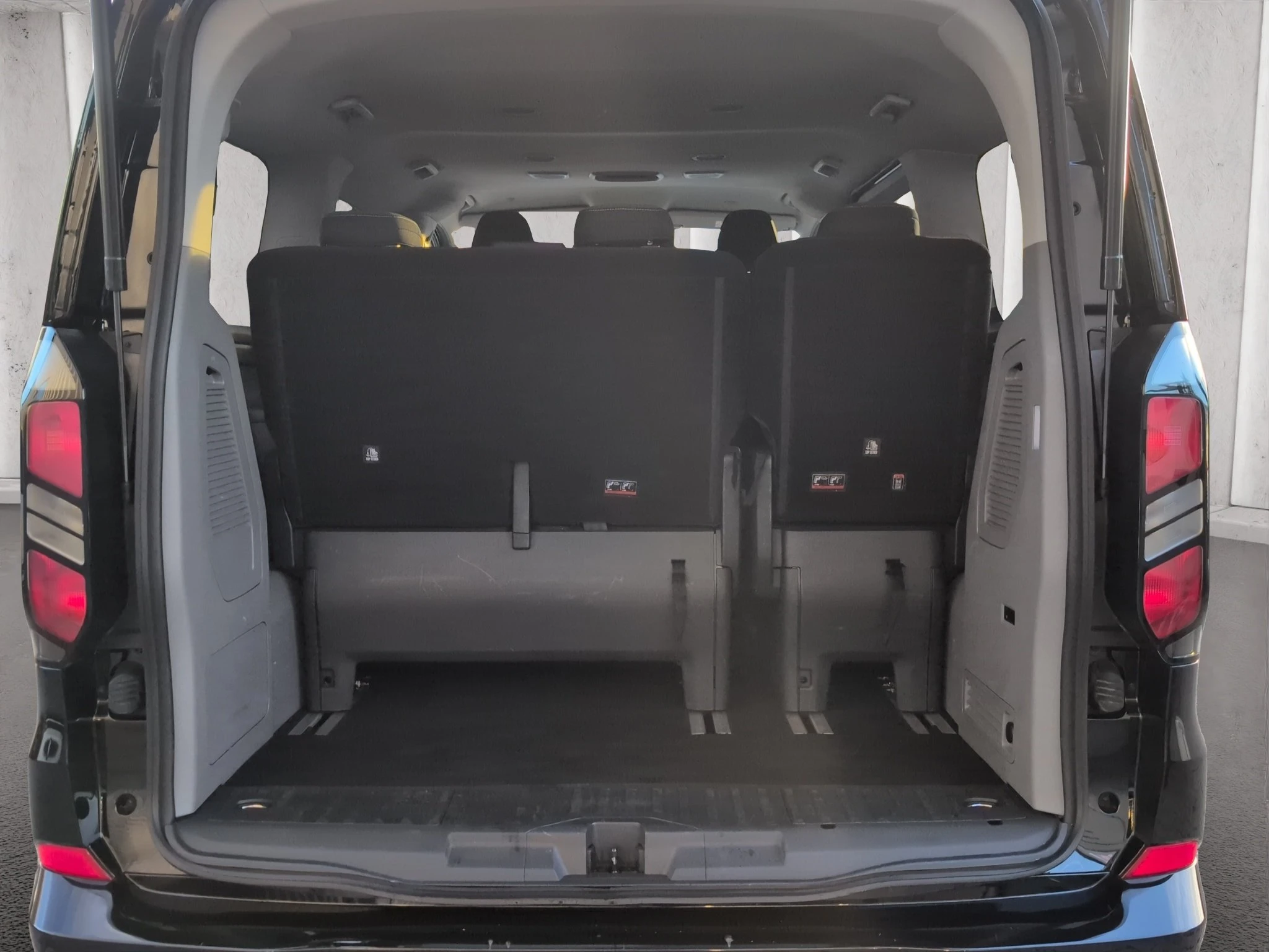 Ford-Tourneo Custom-image-17