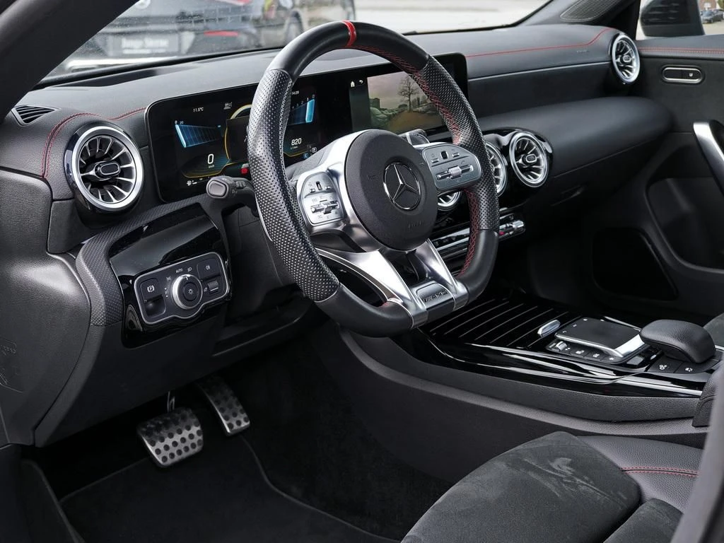 Mercedes-AMG-CLA 35 AMG-image-8