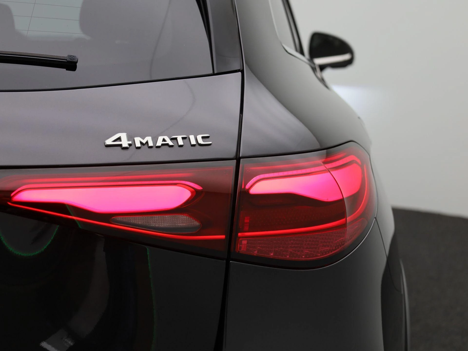 Mercedes-Benz-GLC-image-46