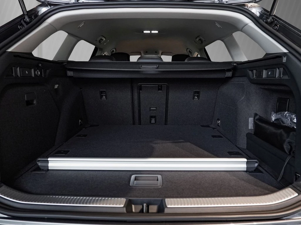 Volkswagen Passat 1,5 l eTSI DSG Business WR IQ-Drive P LM
