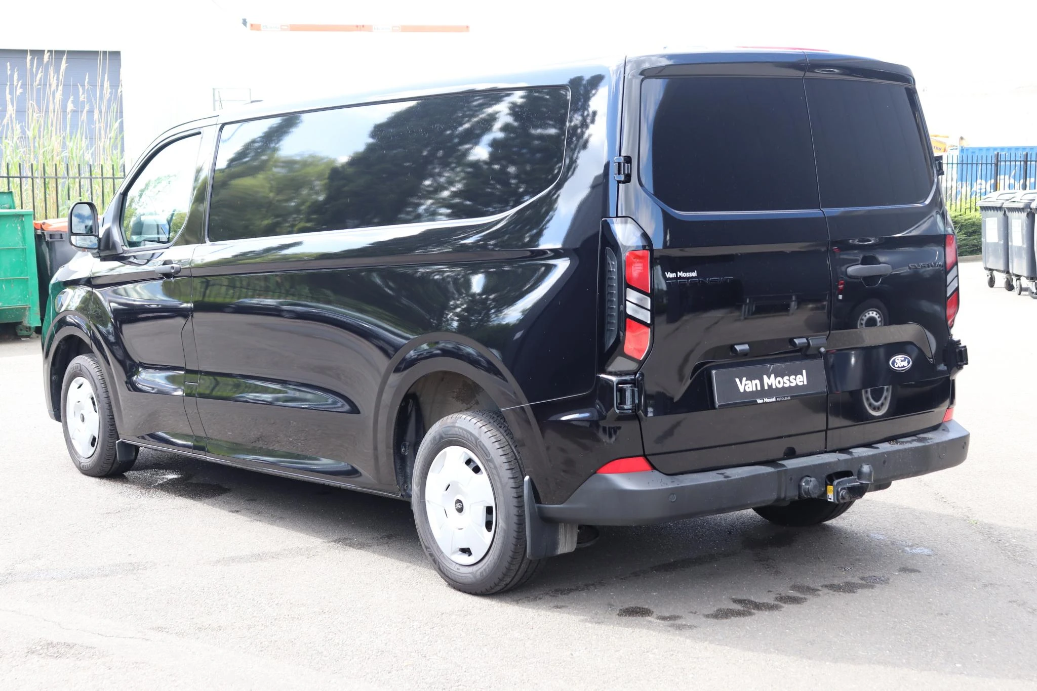 Ford-Transit Custom-image-3