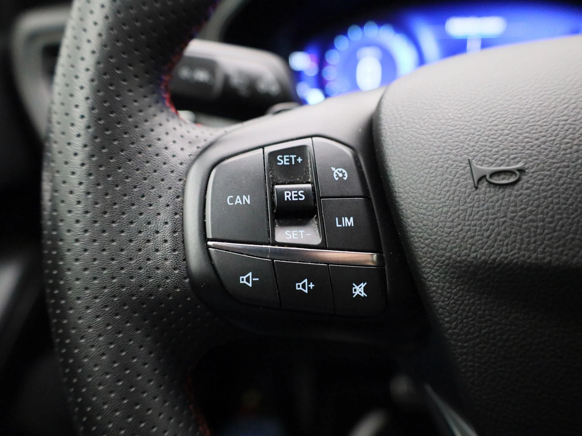 Ford Focus Wagon 1.0 EcoBoost Hybrid ST Line X