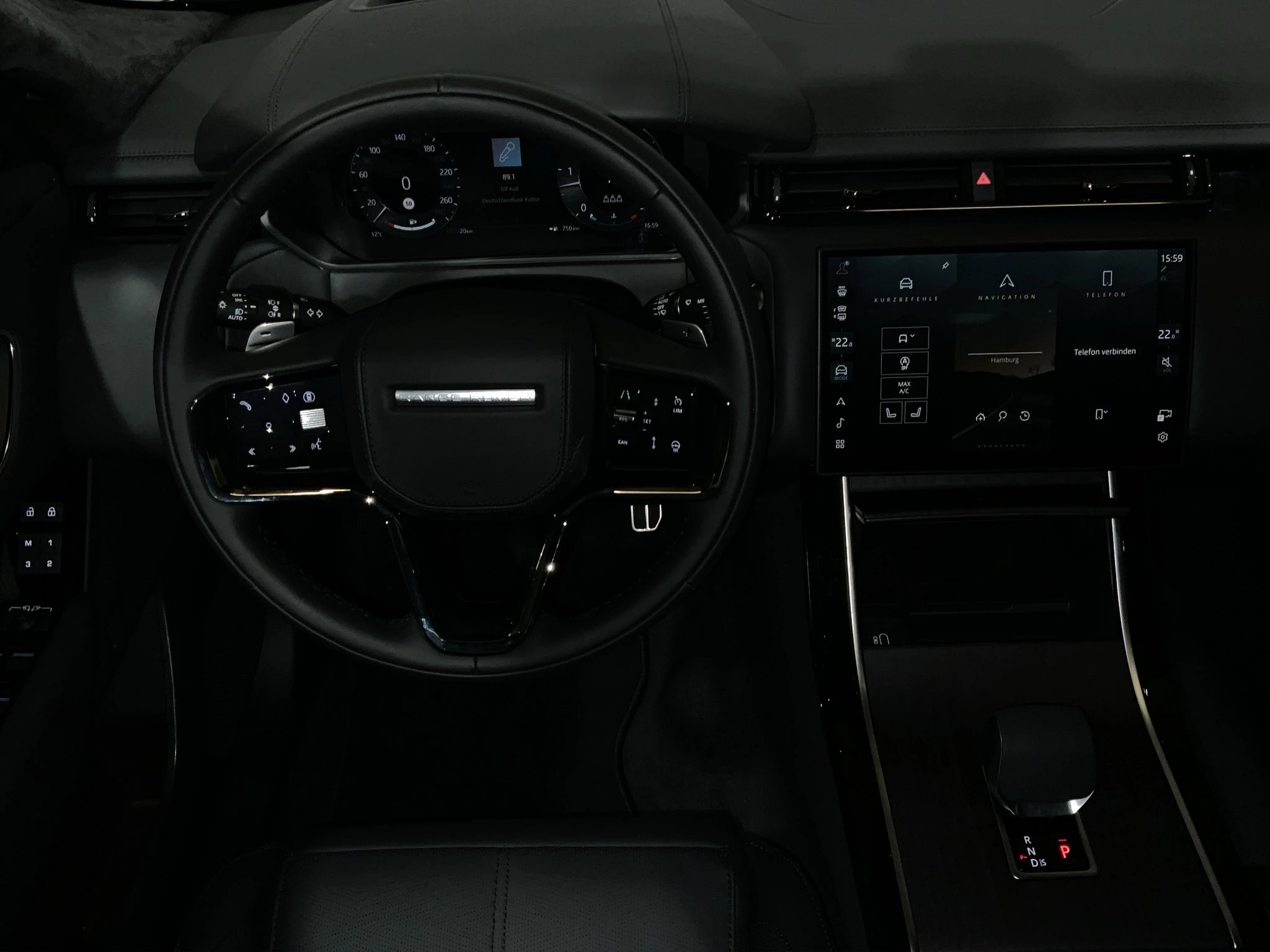 Land Rover-Range Rover Velar-image-7