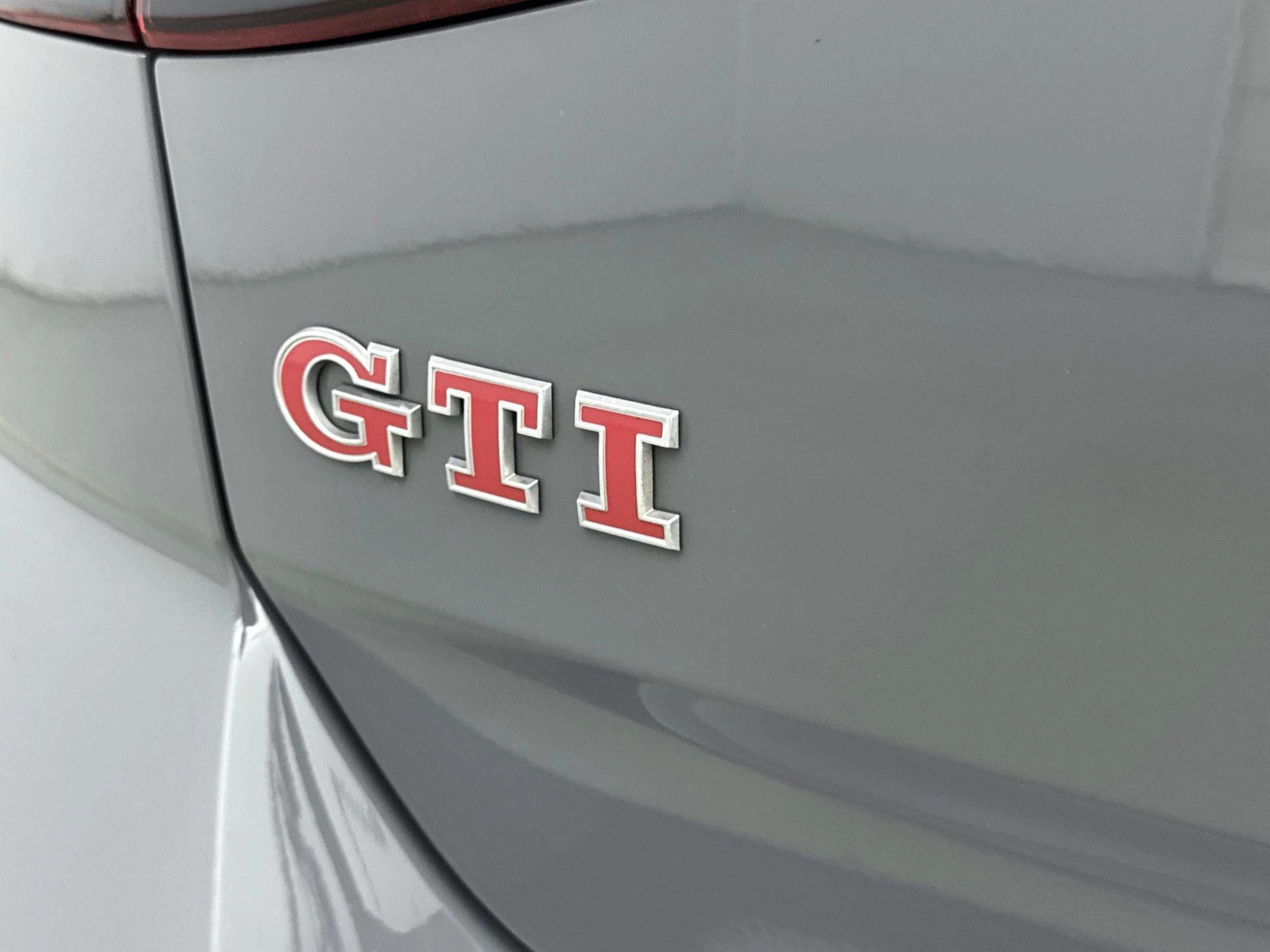 Volkswagen-Golf-image-13