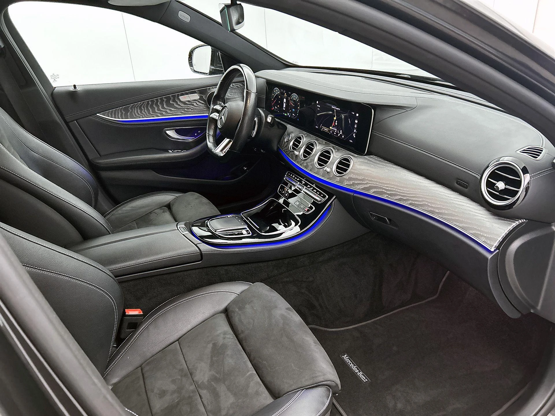 Mercedes-Benz-E-Klasse-image-23