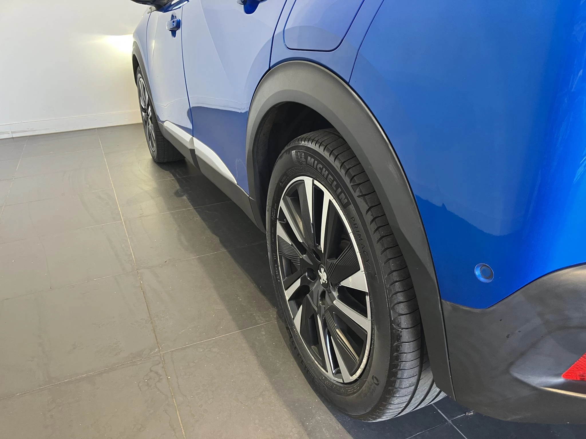 Peugeot-e-2008-image-7