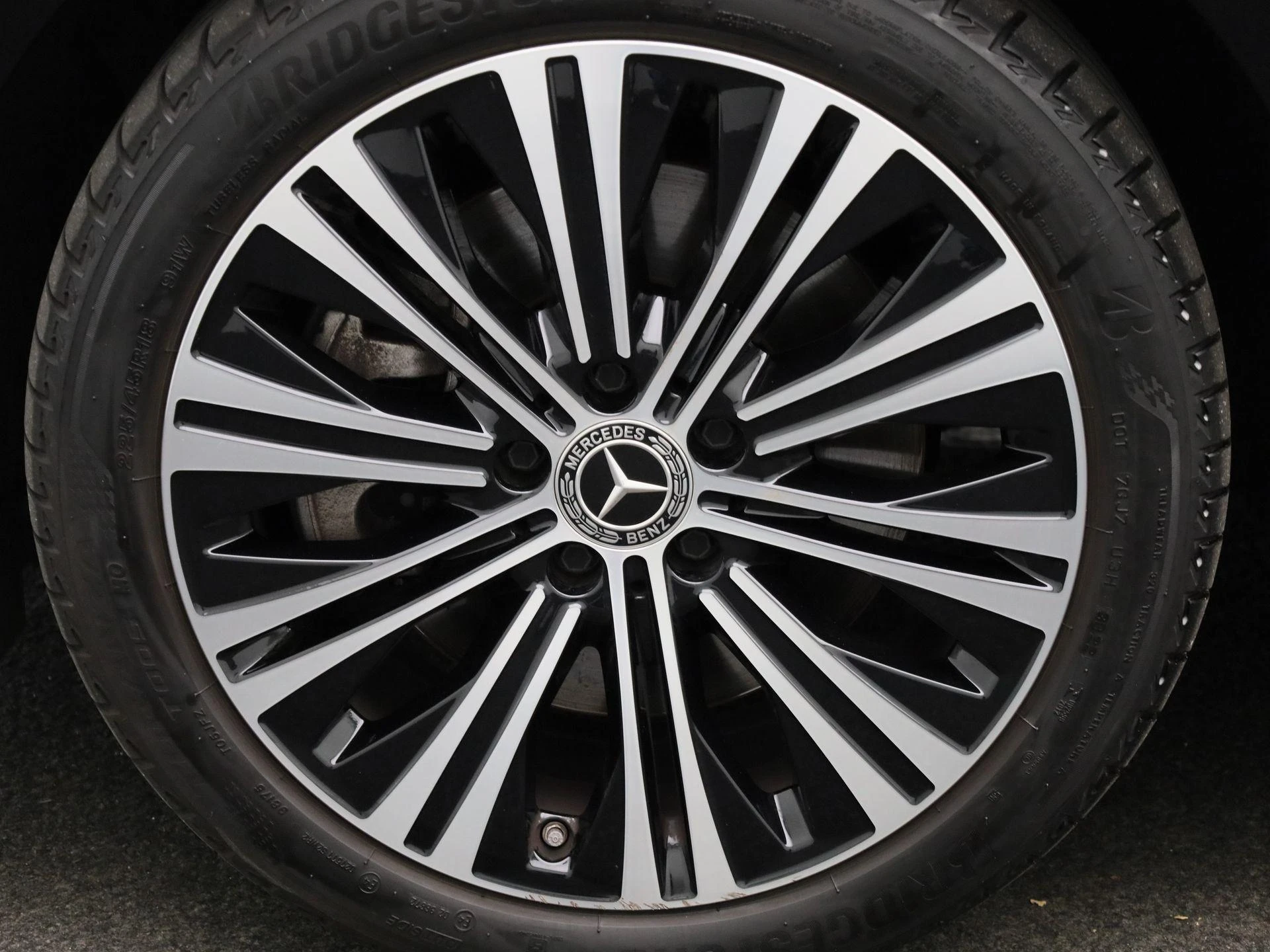 Mercedes-Benz-CLA-image-13