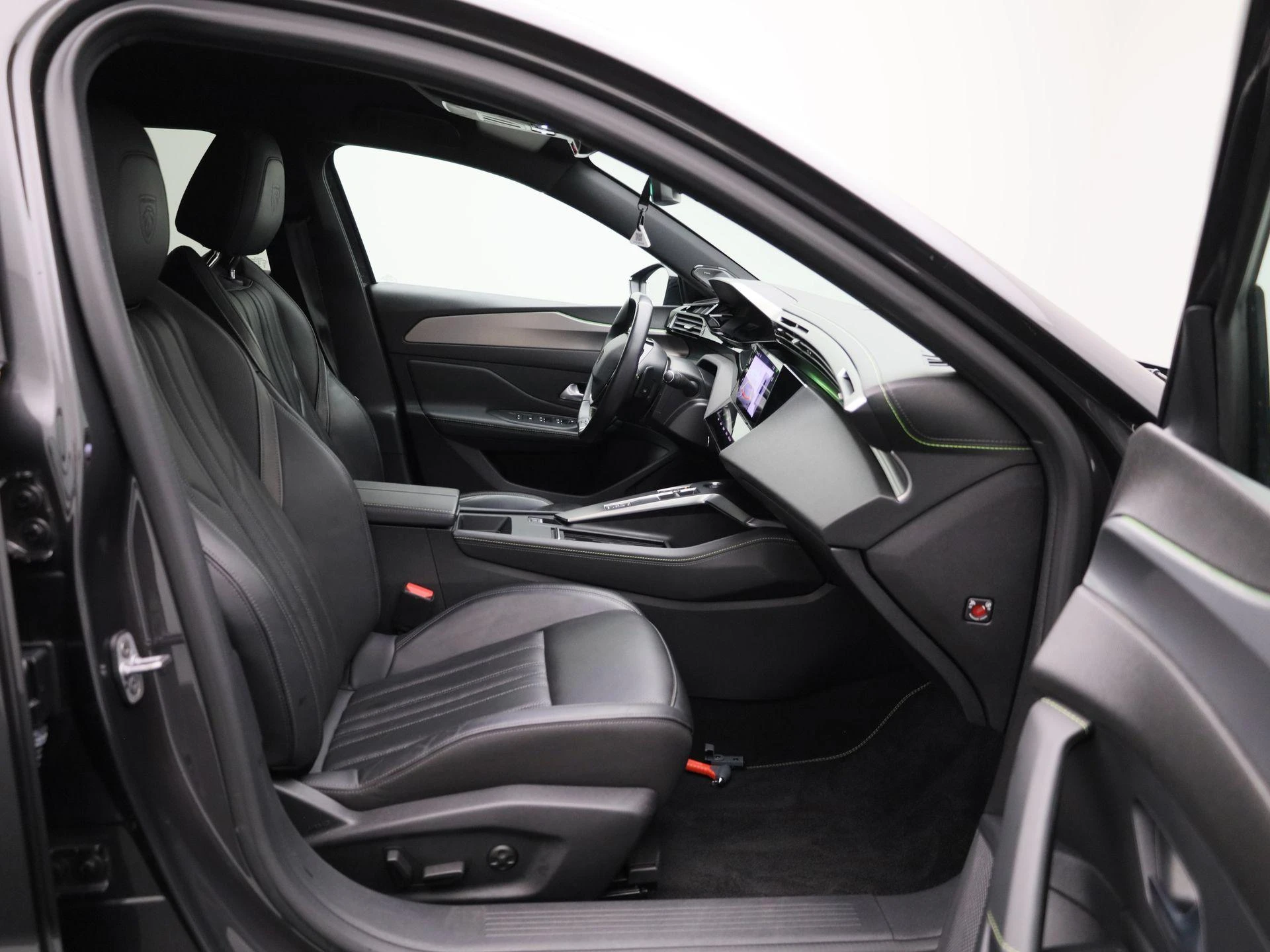 Peugeot-408-image-35