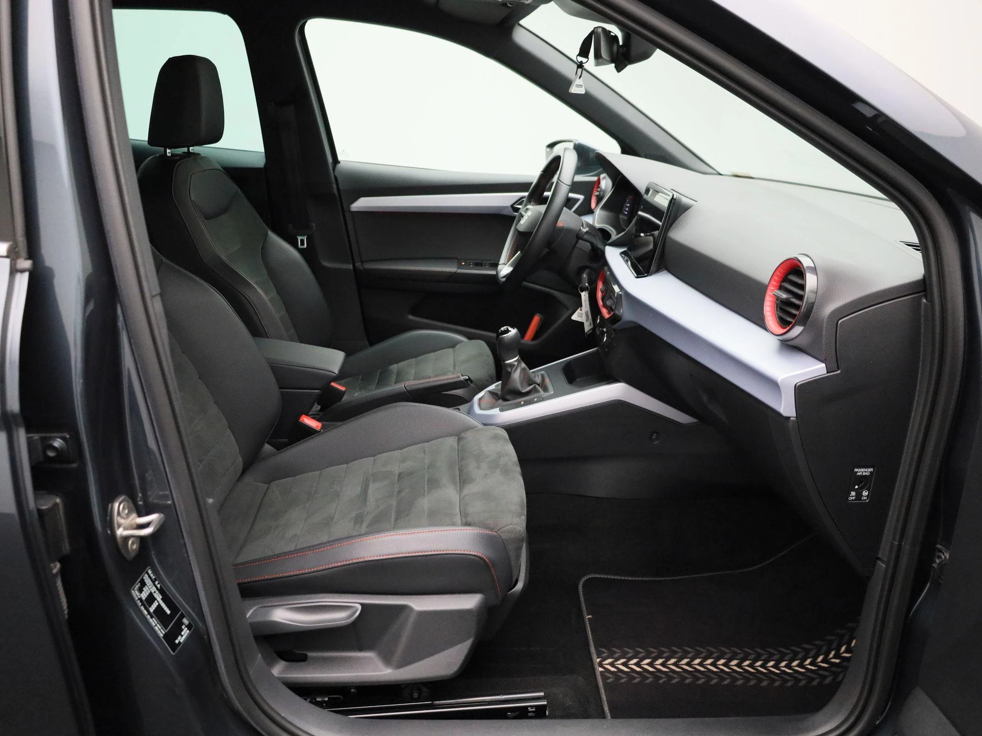 SEAT-Arona-image-31
