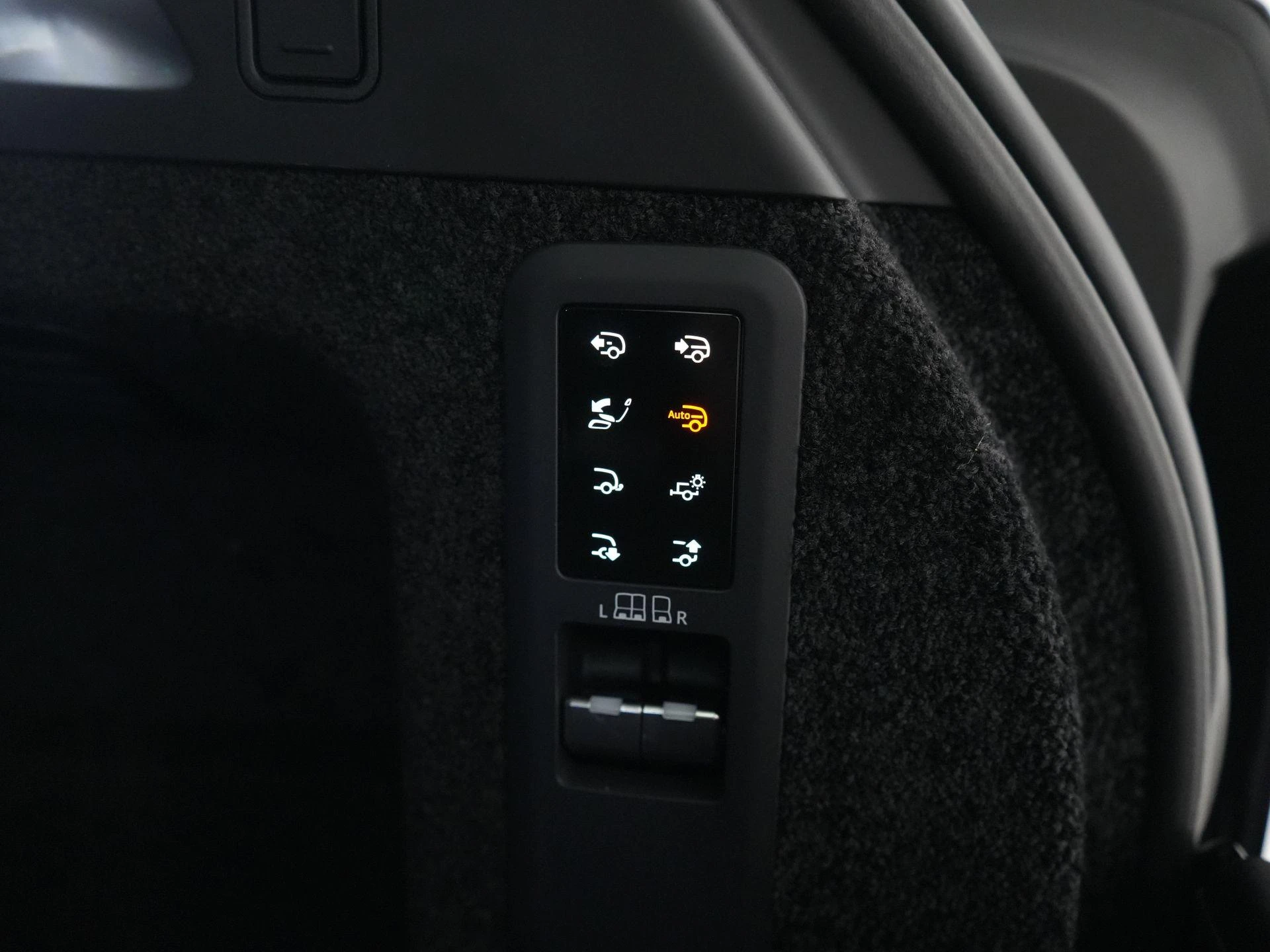 Land Rover-Range Rover-image-55