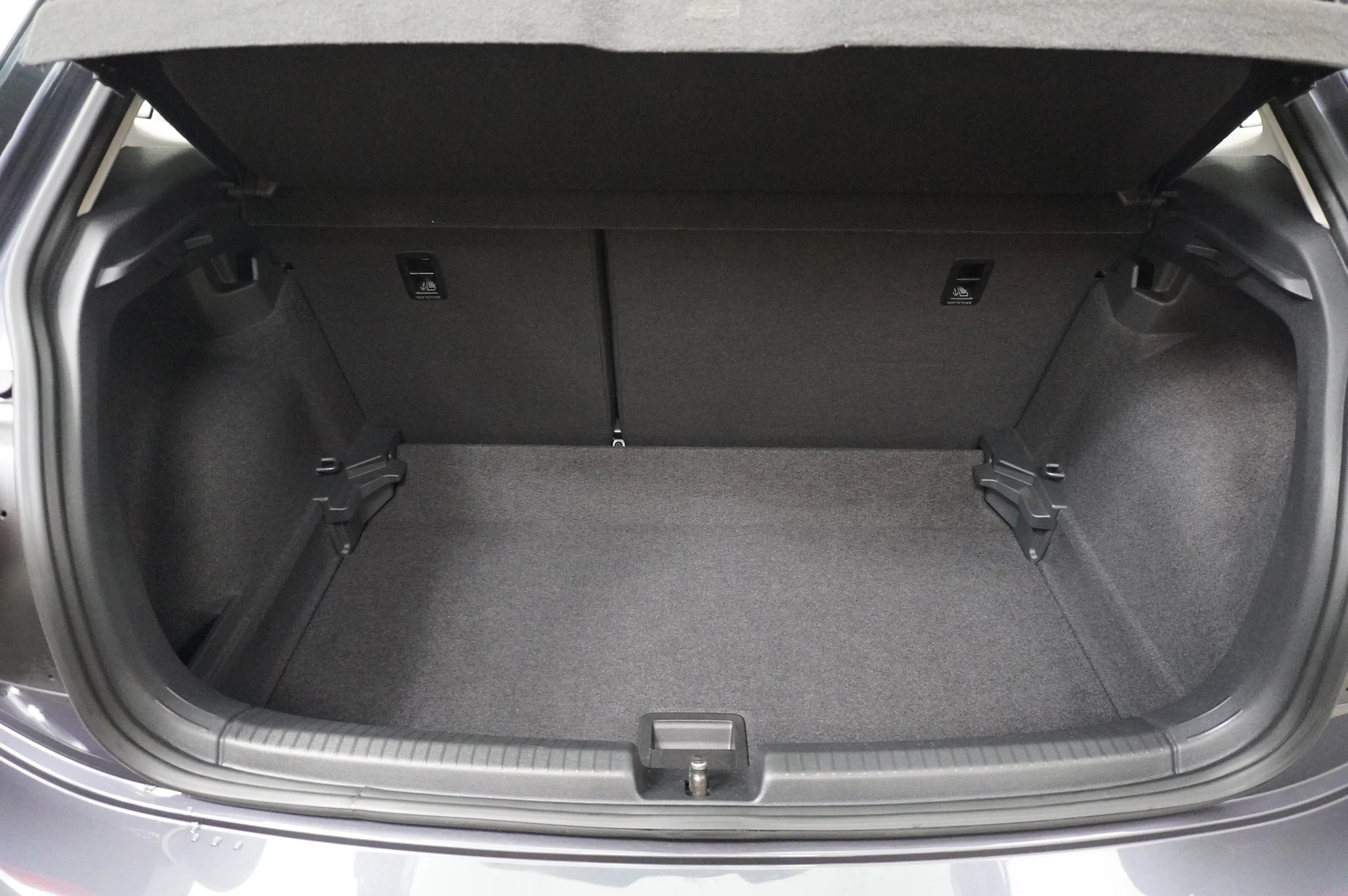 Volkswagen-Polo-image-14