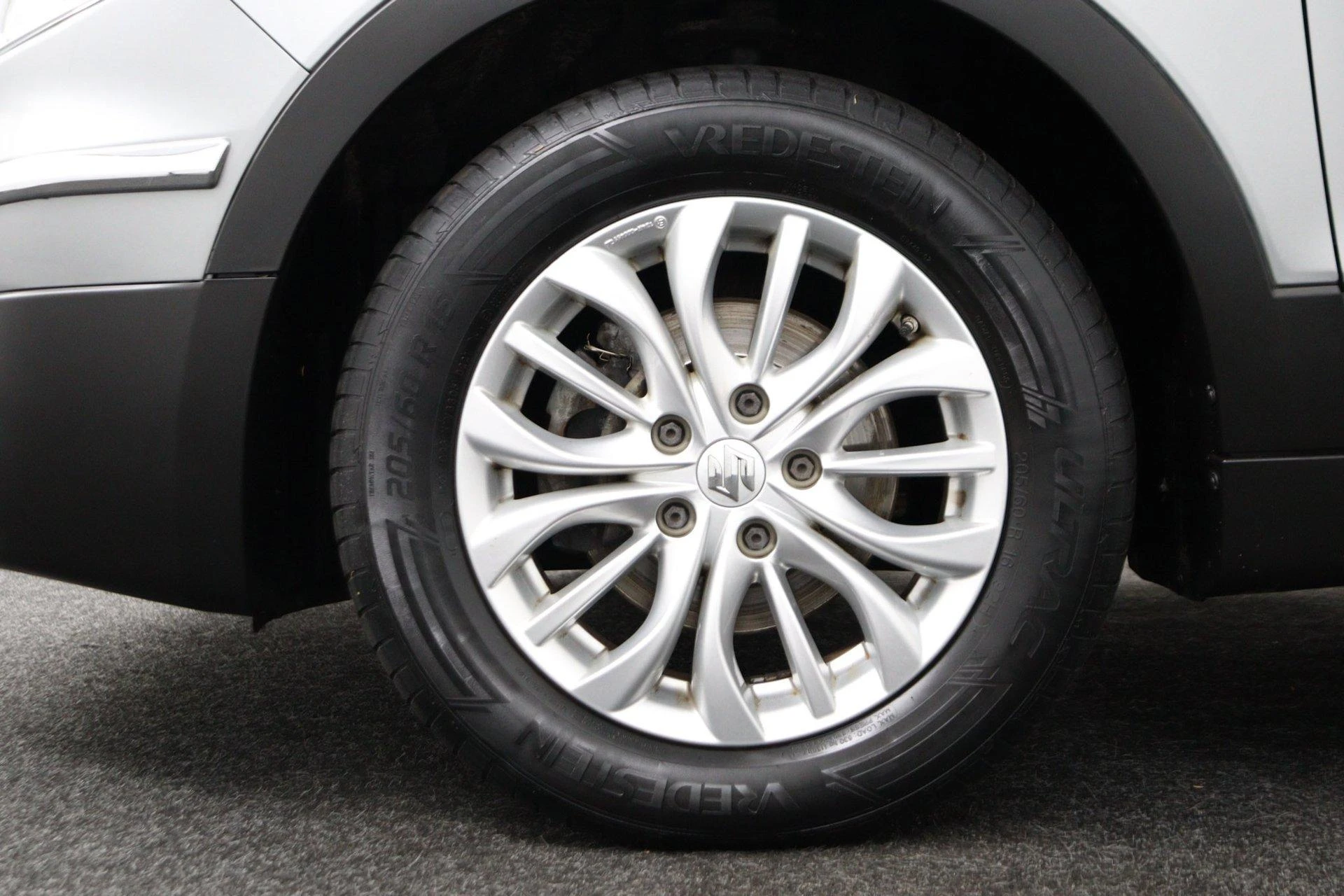 Suzuki-S-Cross-image-14