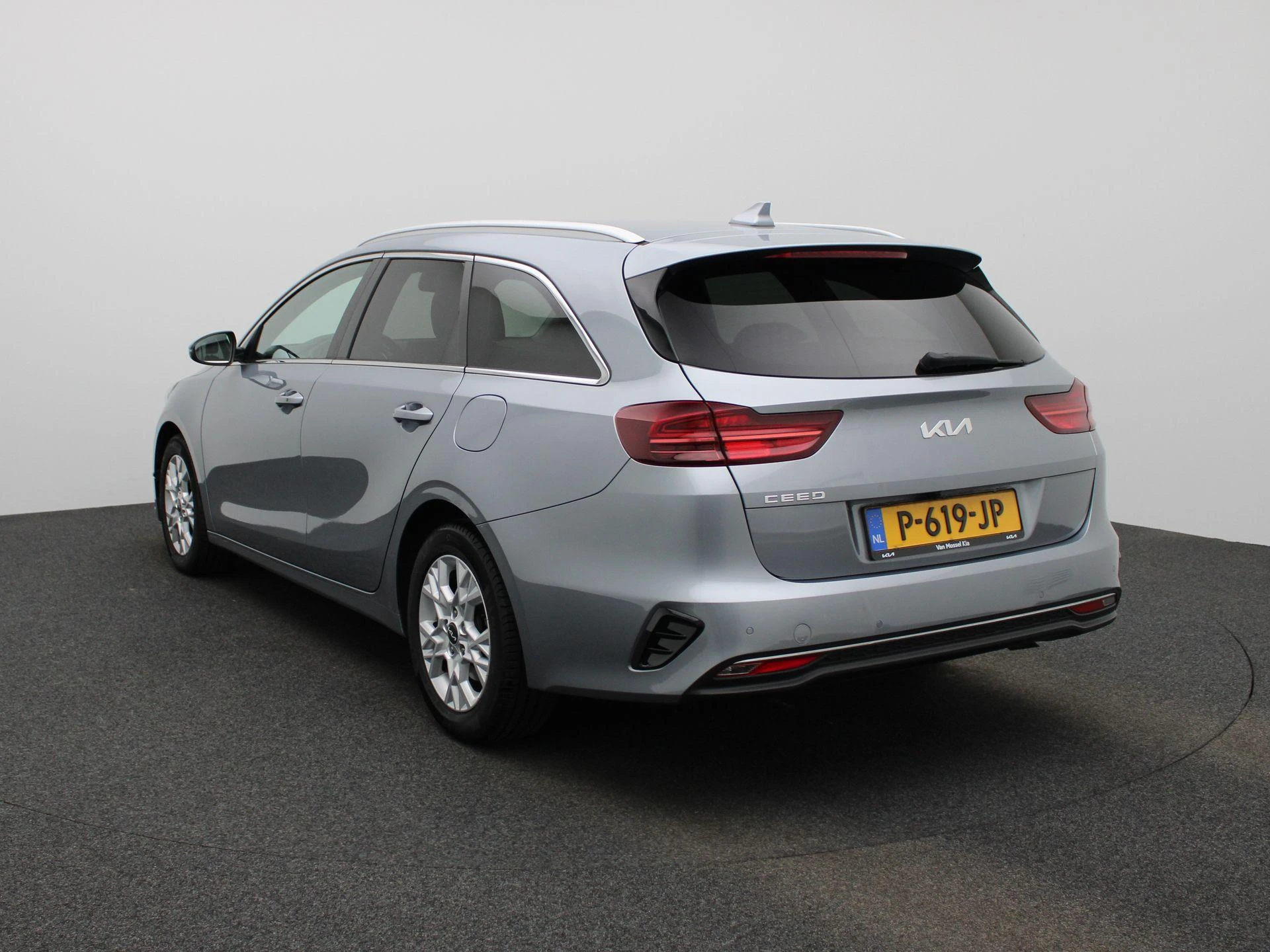 Kia-Ceed Sportswagon-image-1