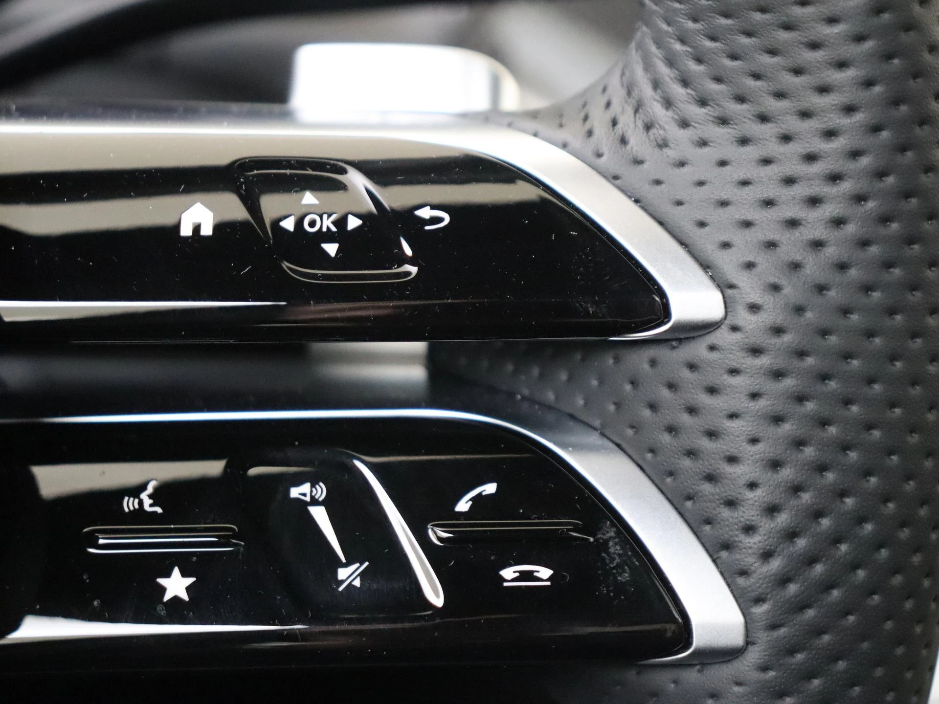 Mercedes-Benz-GLC-image-13