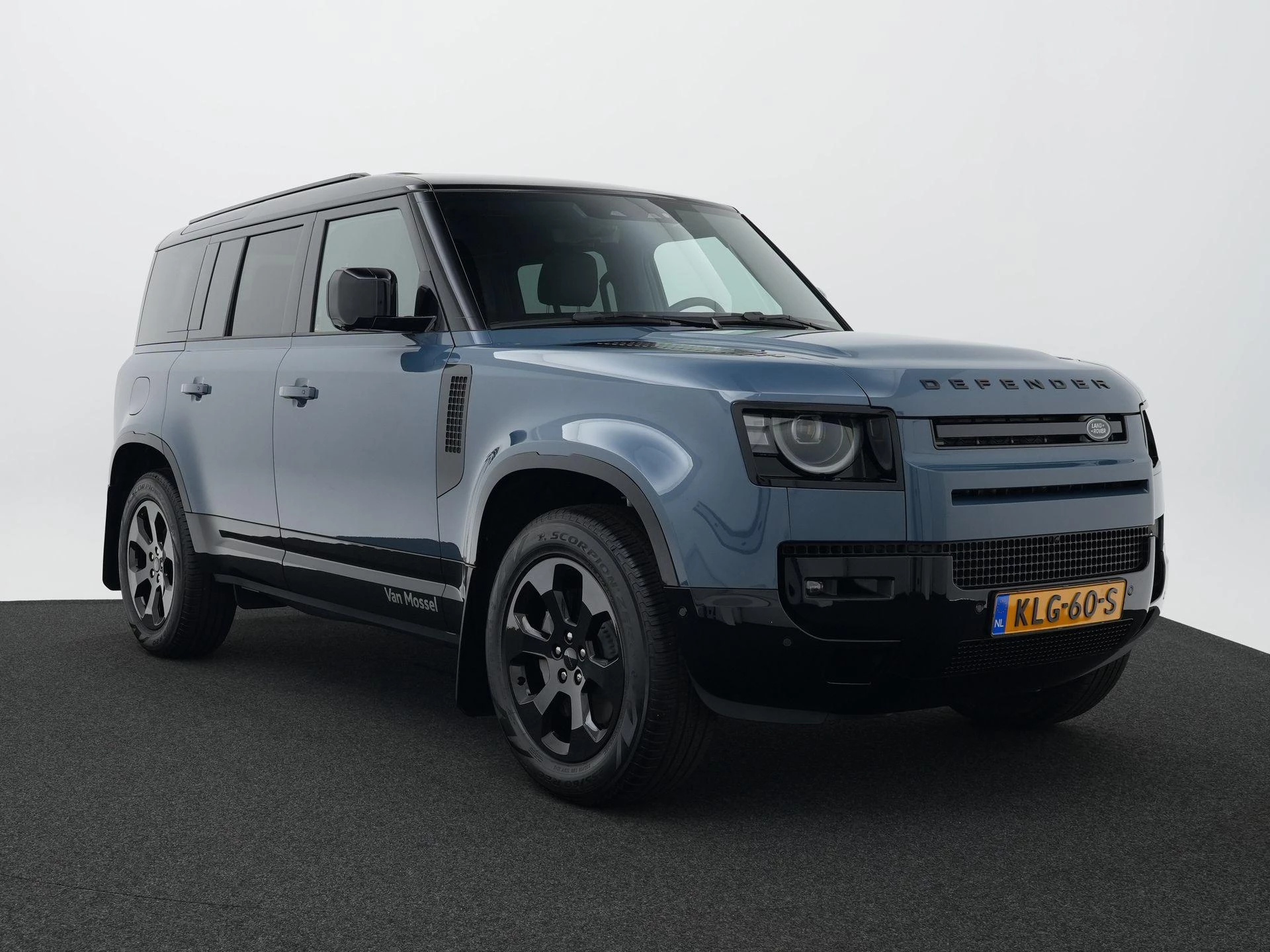 Land Rover-Defender-image-15