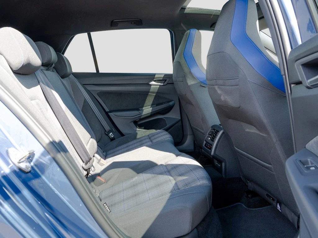 Volkswagen-Golf-image-8