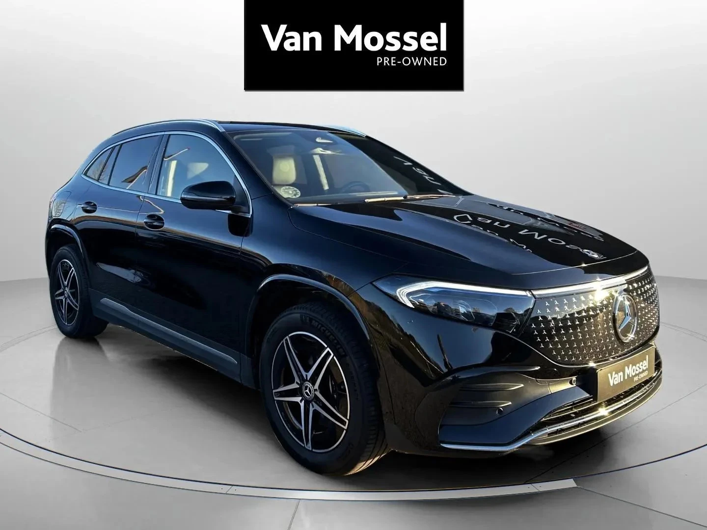 Mercedes-Benz-EQA-image-2