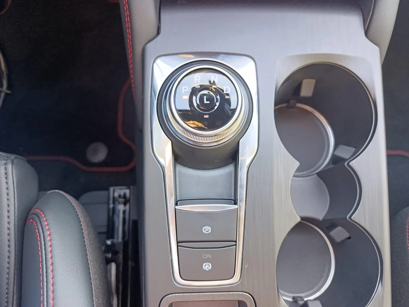 Ford-Kuga-image-25