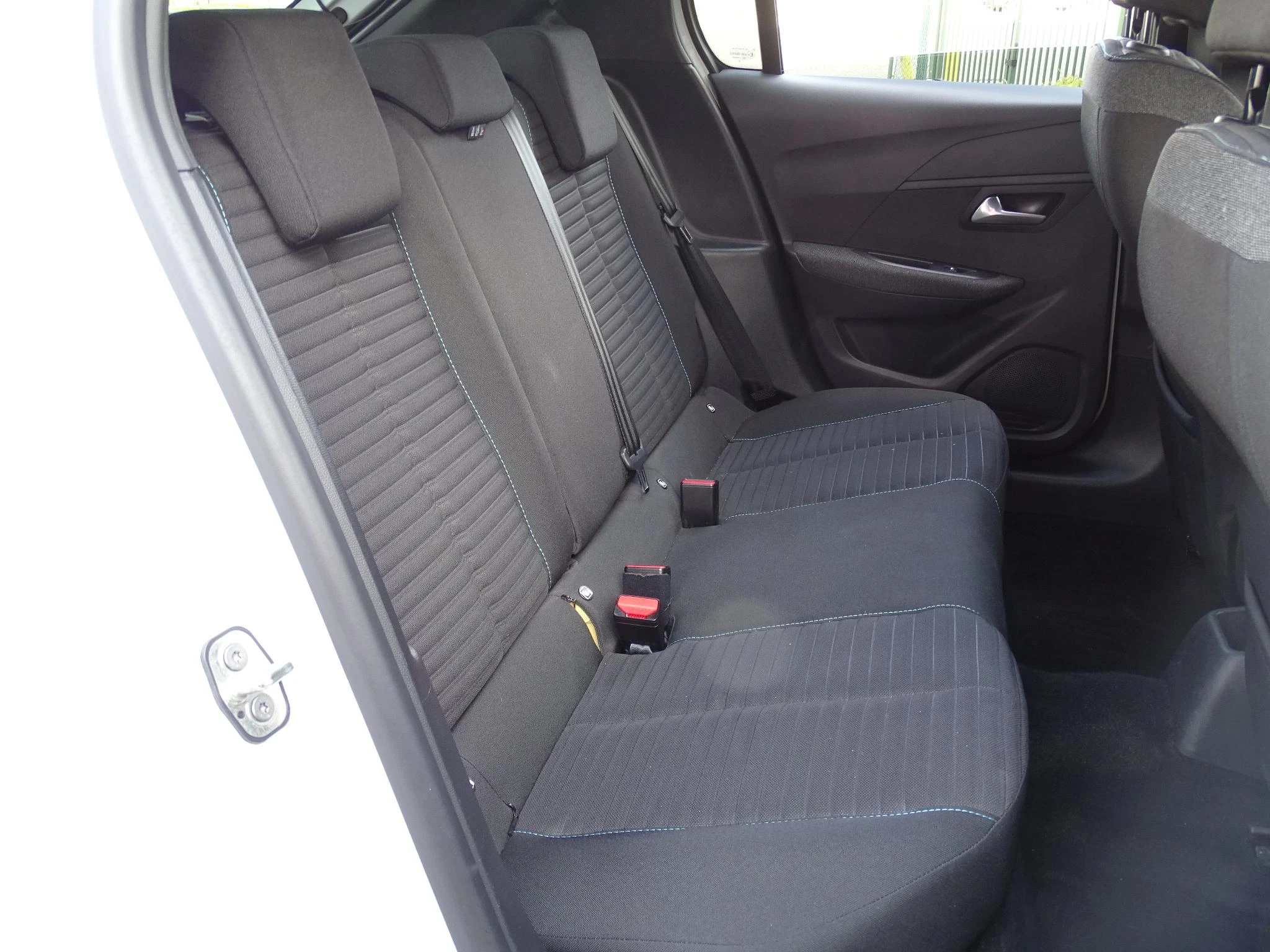 Peugeot-208-image-19