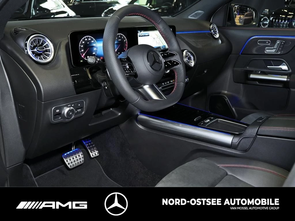 Mercedes-Benz GLA 200 AMG NIGHT PANO AHK 360° SOUND DISTRONIC AMG Line