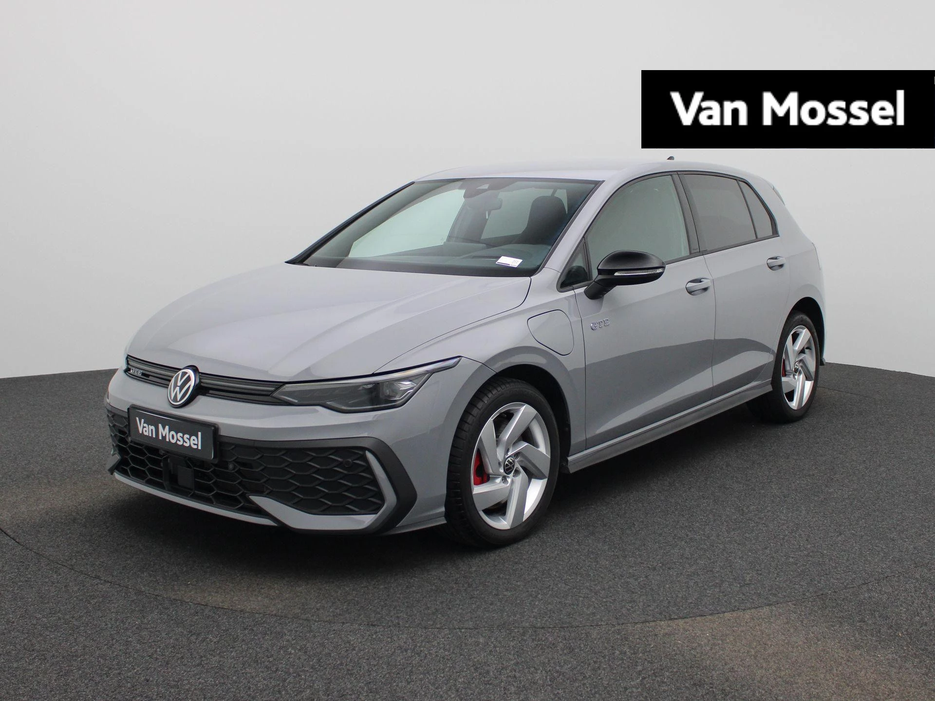 Volkswagen-Golf-image-0
