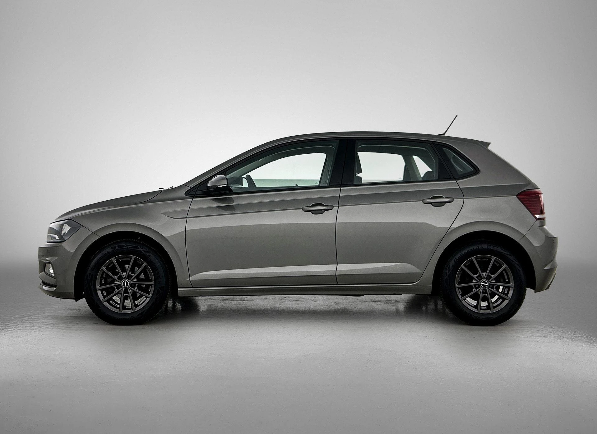 Volkswagen-Polo-image-1