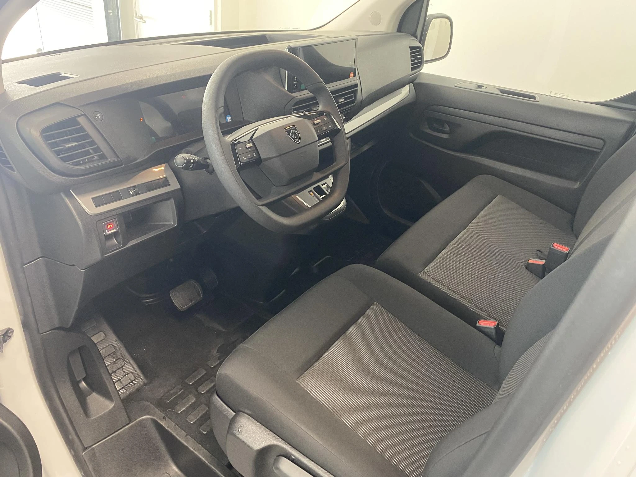 Peugeot e-Expert EV L2 75 kWh