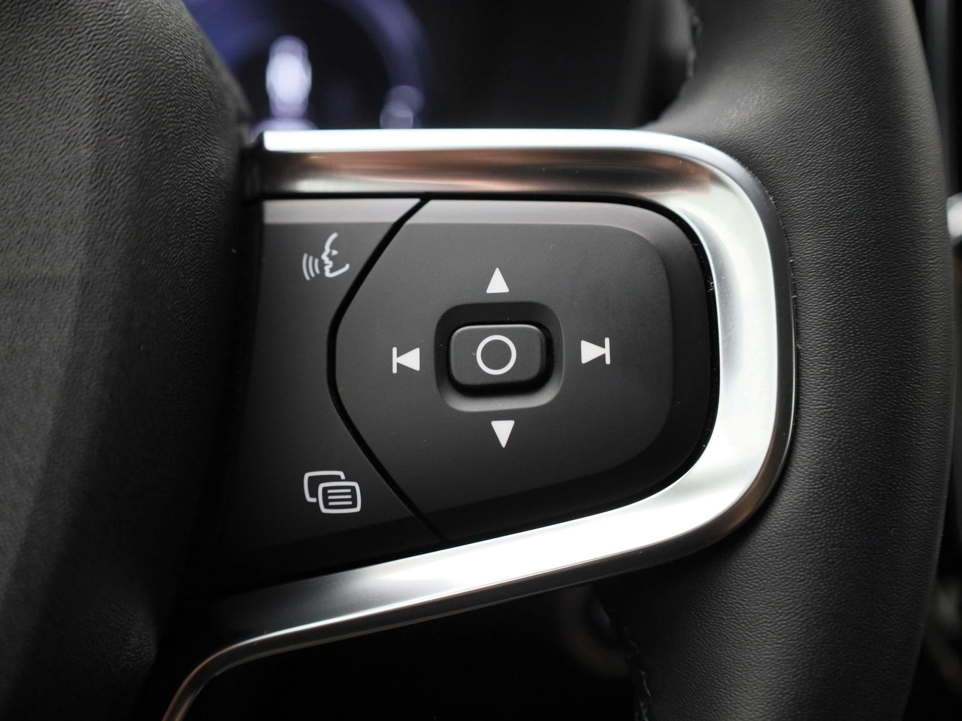 Volvo-XC40-image-24