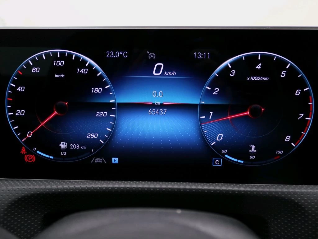 Mercedes-Benz-A-Klasse-image-6