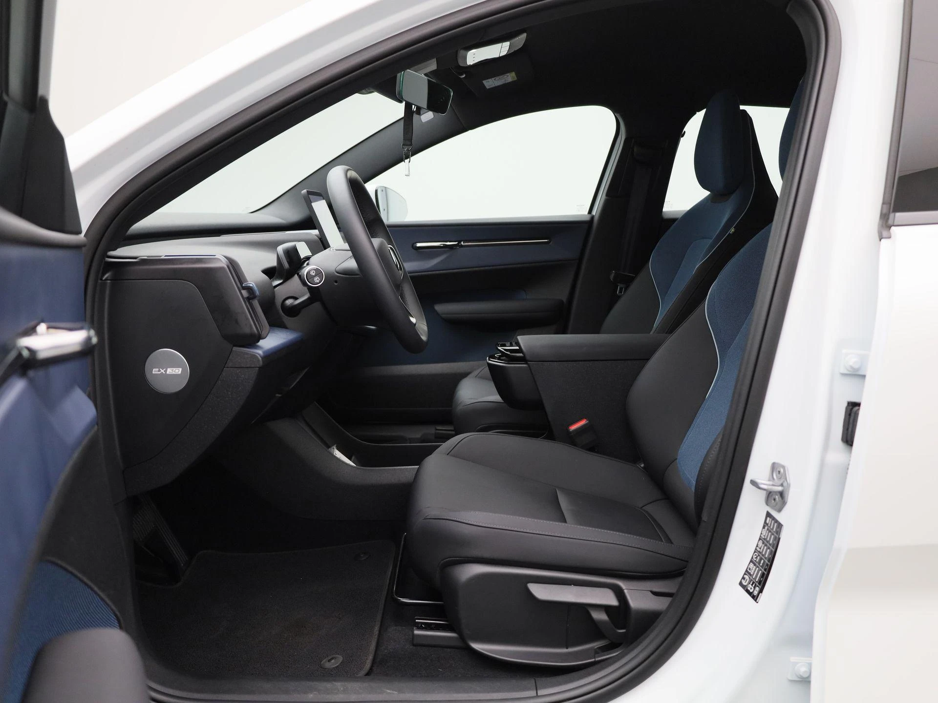 Volvo-EX30-image-8