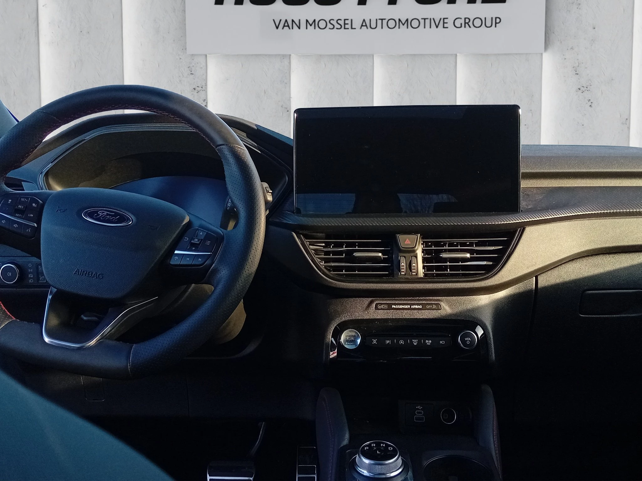 Ford Kuga ST-Line X Aut.*PANO*AHK*360GRAD*LED-MATRIX*NAVI*GRA*WINTER-PKT.