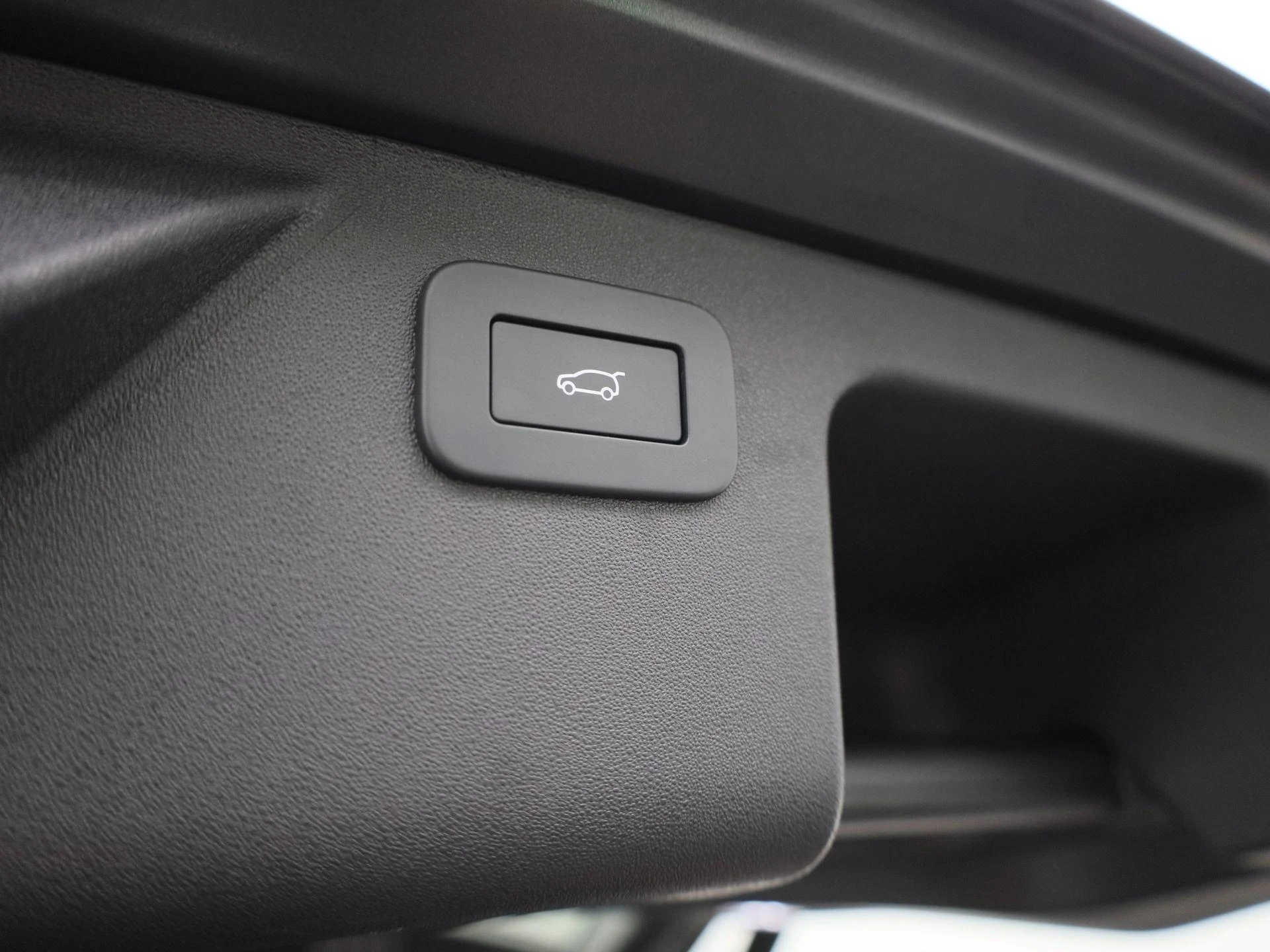 Land Rover-Discovery Sport-image-13