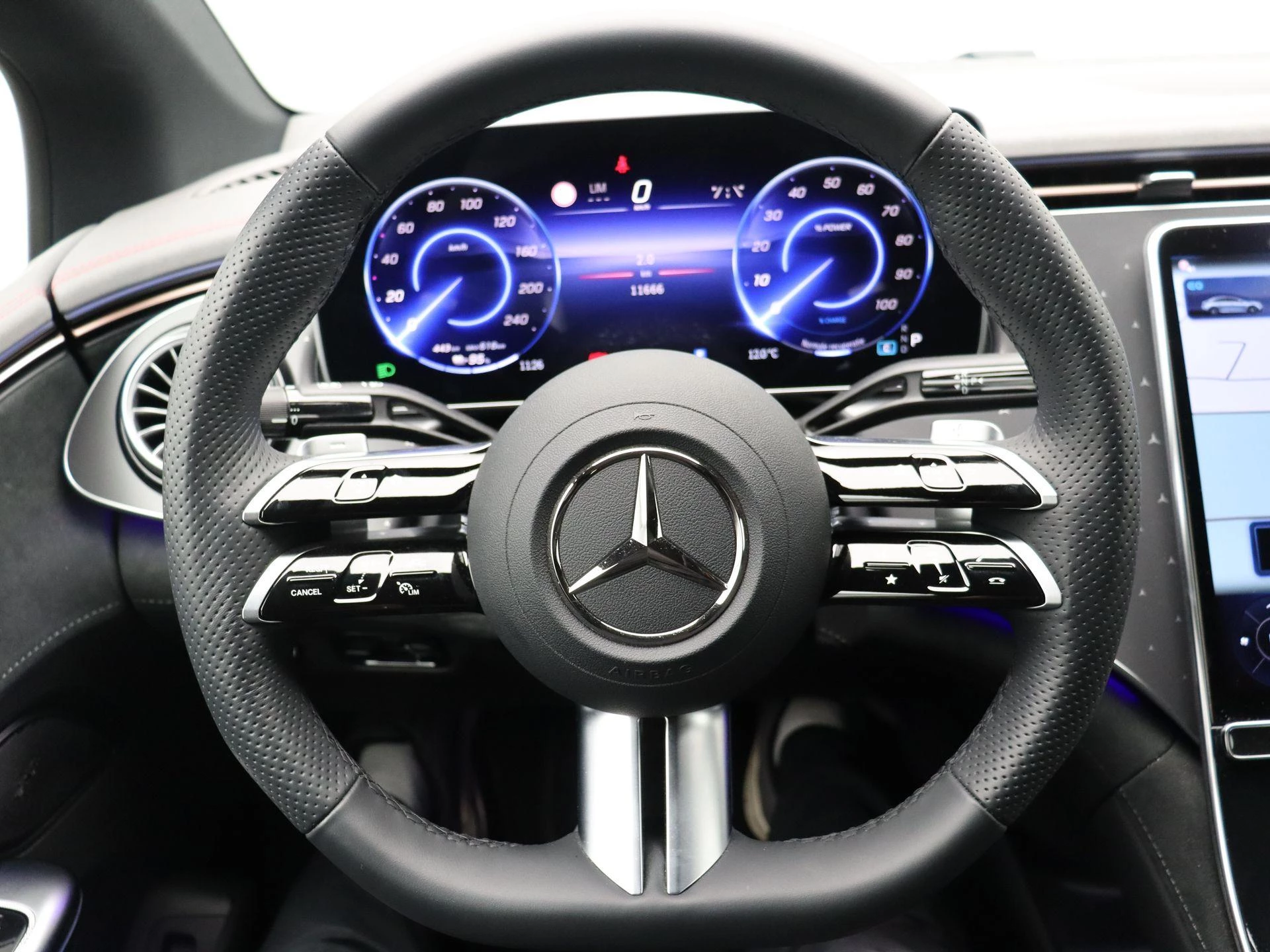Mercedes-Benz EQE 300 AMG Line + PANORAMISCH DAK + CARPLAY + LED +