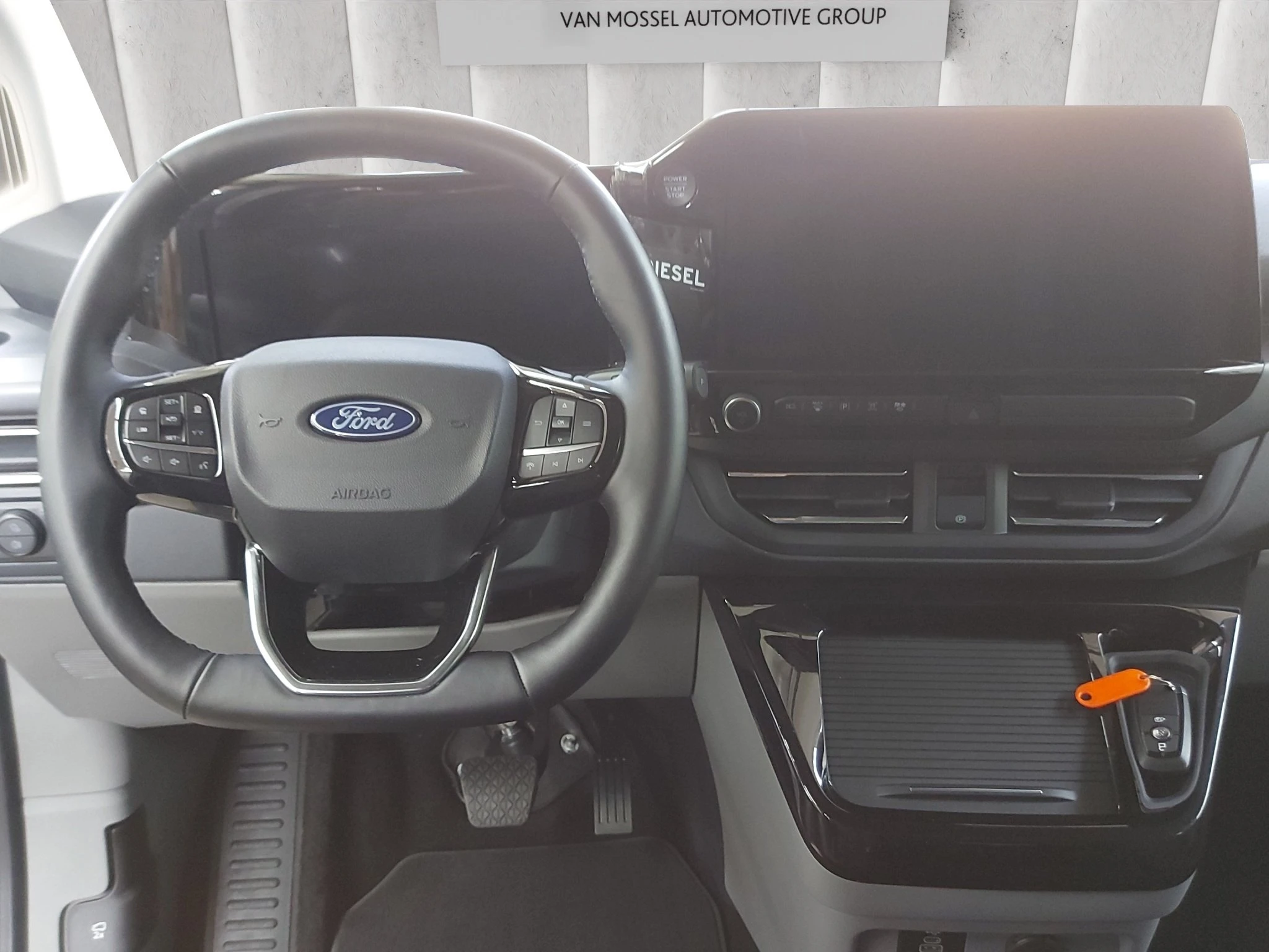 Ford-Tourneo Custom-image-11