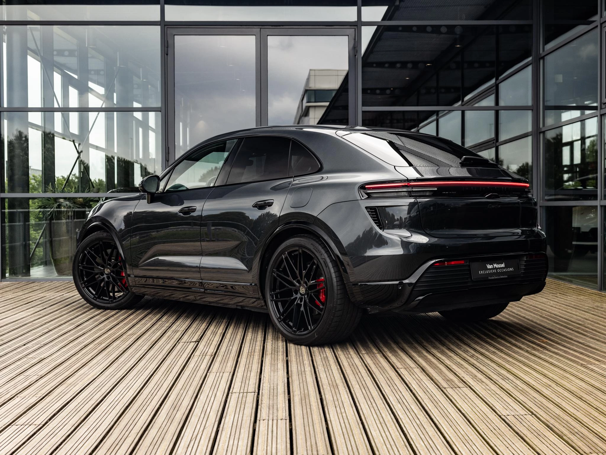 Porsche Macan Turbo 100 kWh