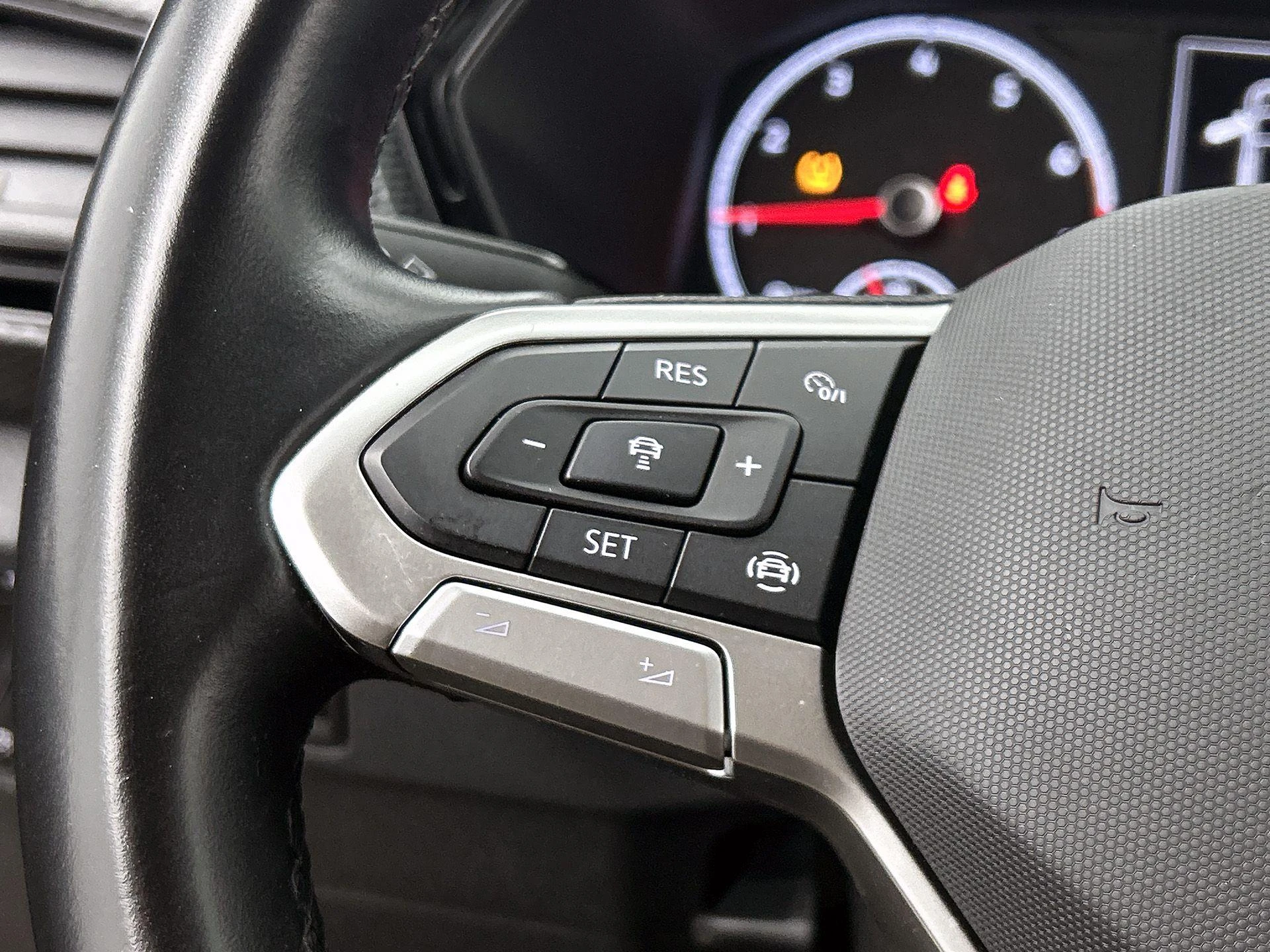 Volkswagen-T-Cross-image-5