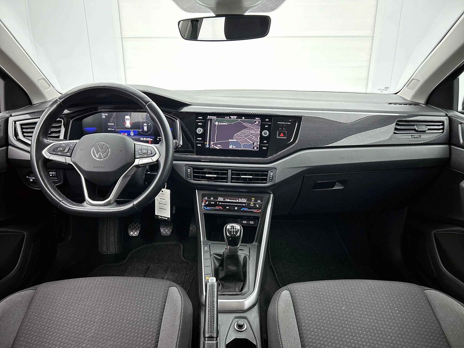 Volkswagen-Polo-image-21