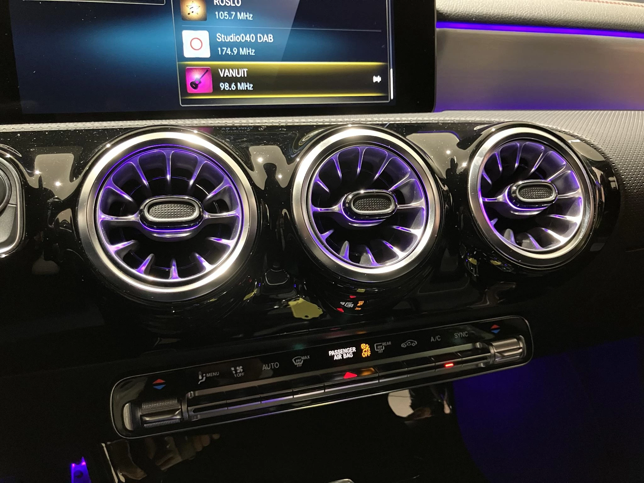 Mercedes-Benz-CLA-image-31