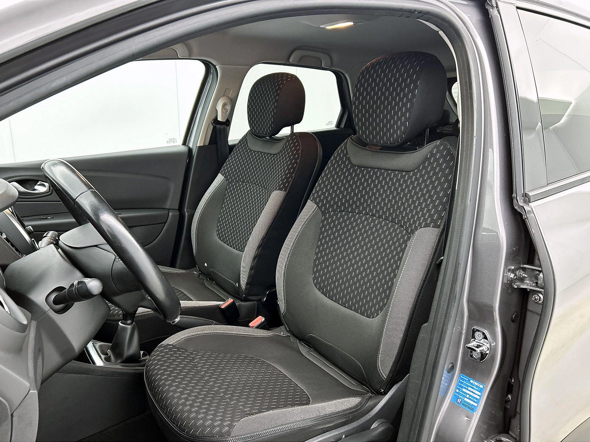 Renault-Captur-image-36