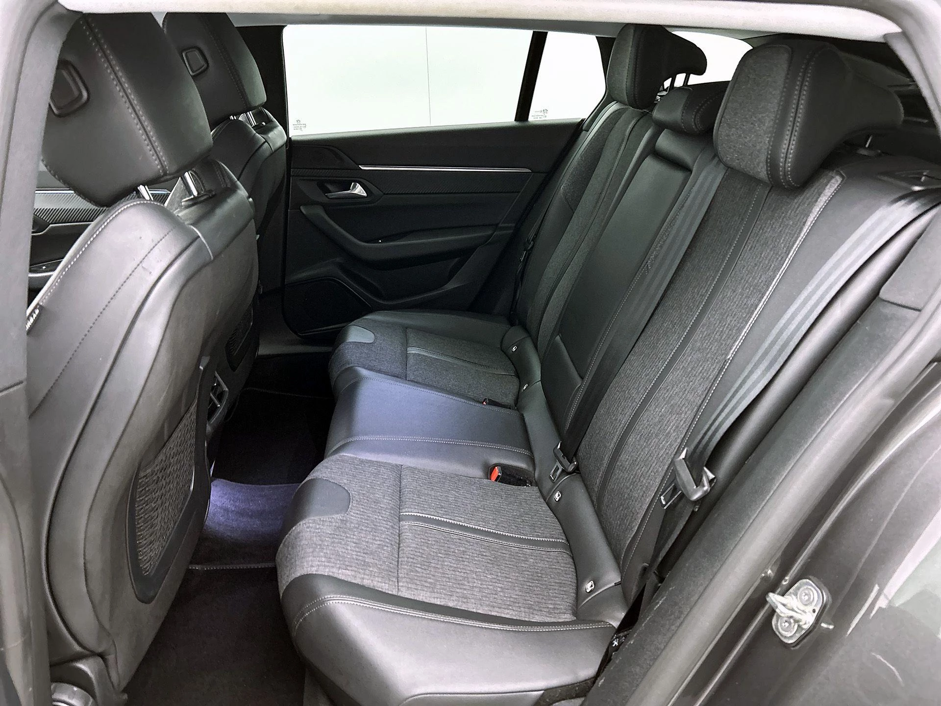 Peugeot-508-image-28