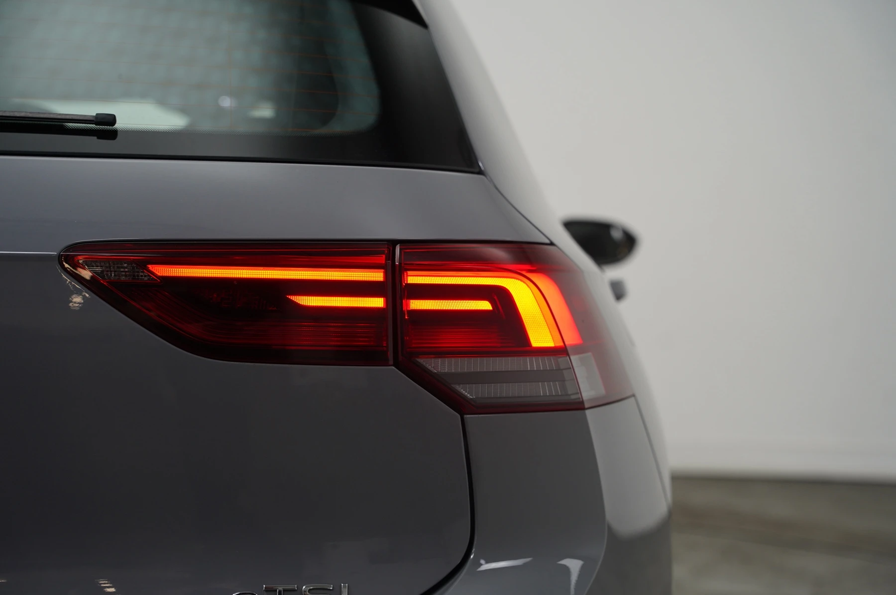 Volkswagen-Golf-image-31