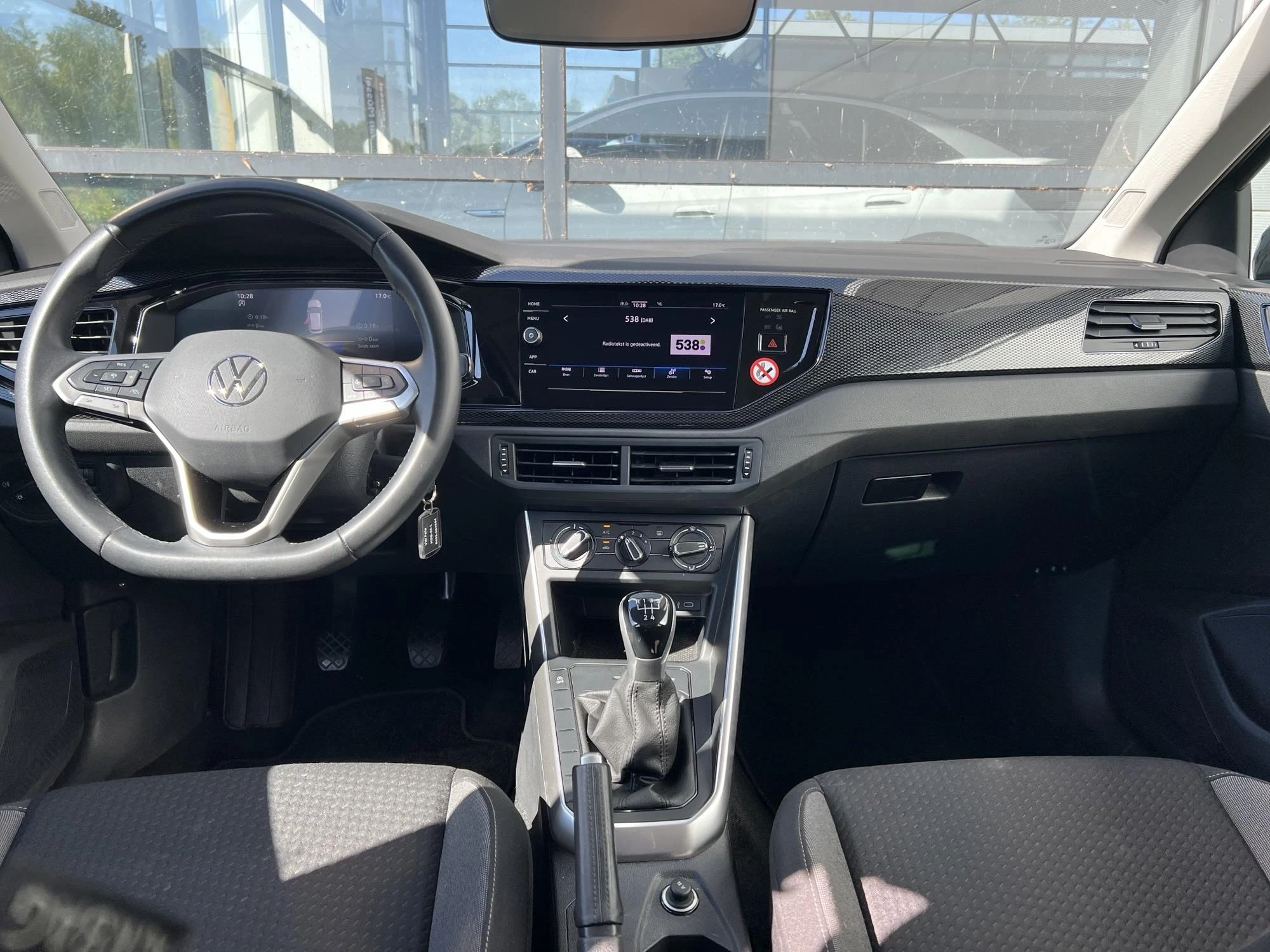 Volkswagen-Polo-image-5