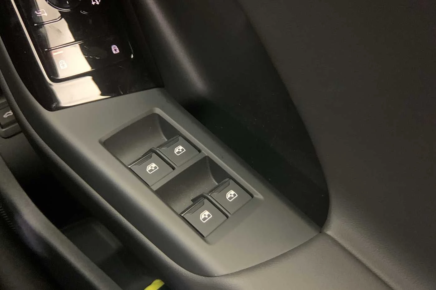 Audi-Q6 e-tron-image-22