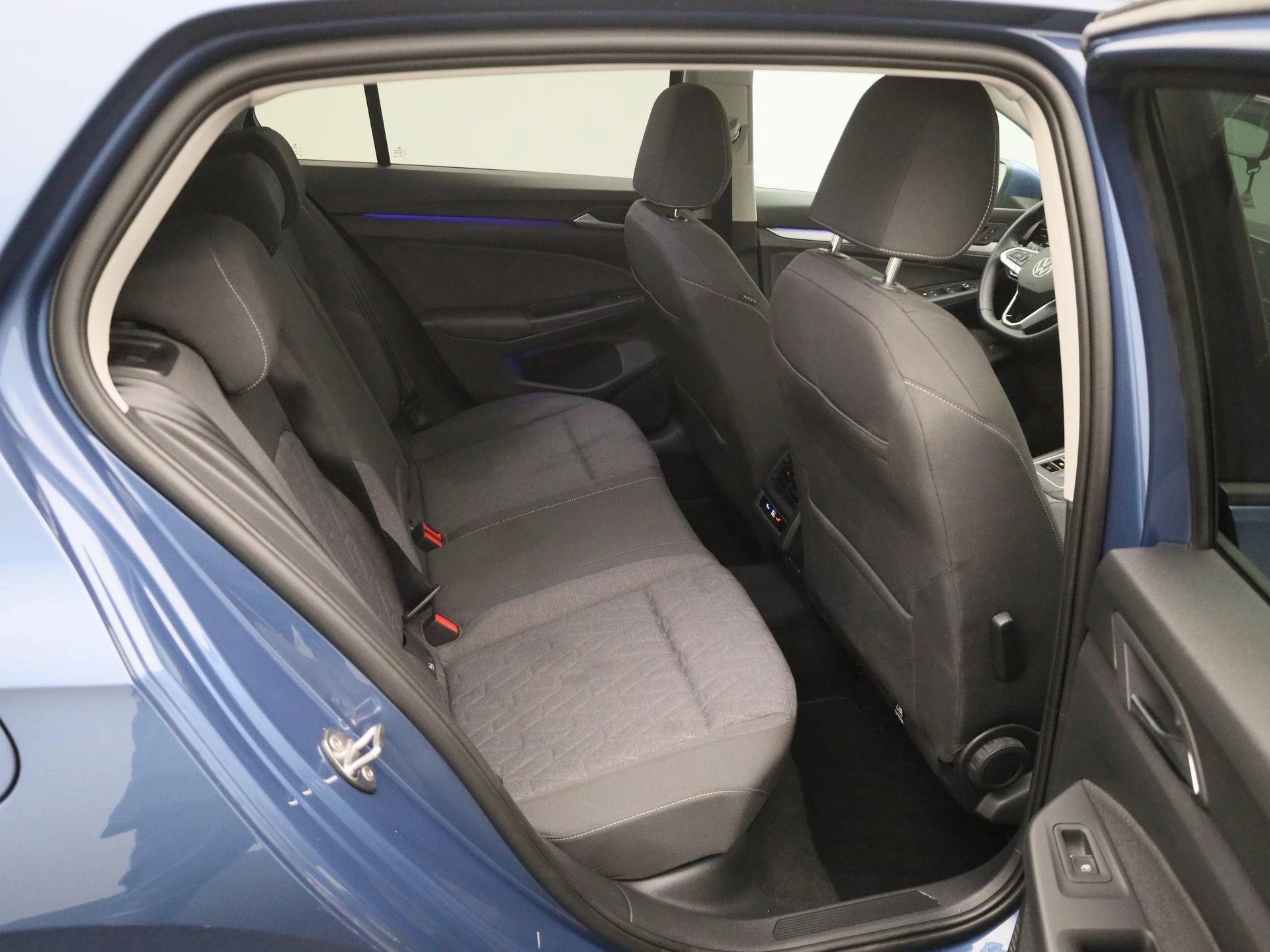 Volkswagen-Golf-image-32