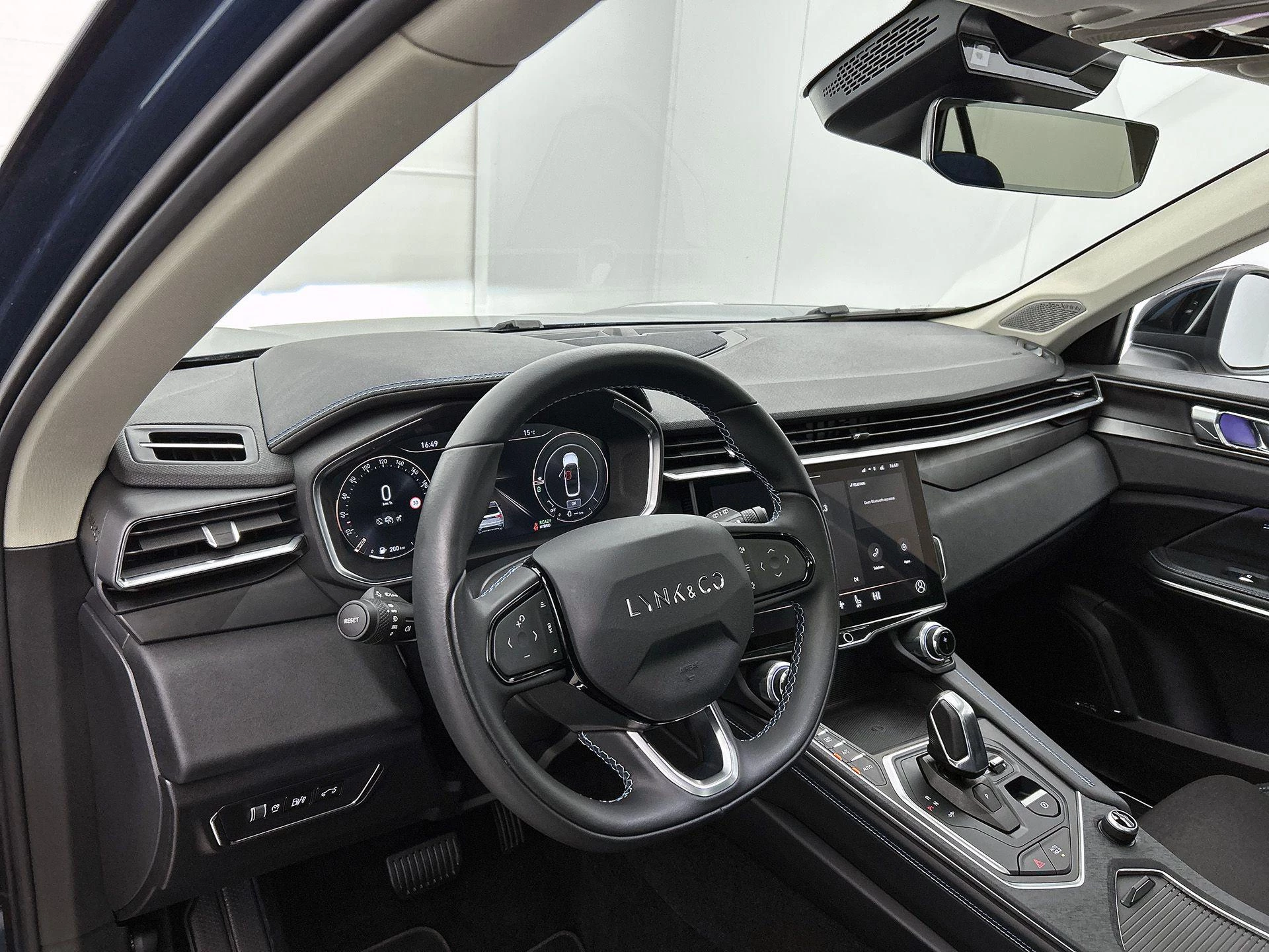 Lynk & Co-01-image-21