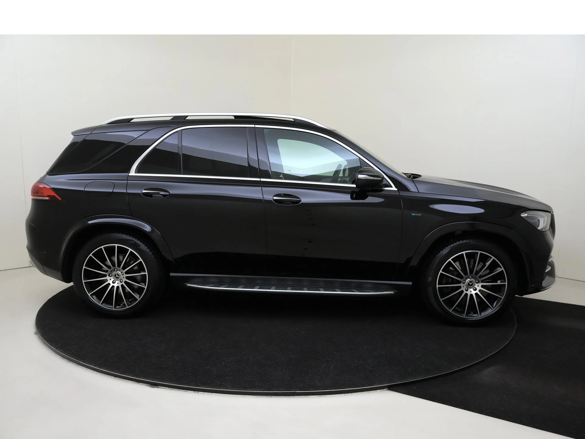 Mercedes-Benz-GLE-image-8