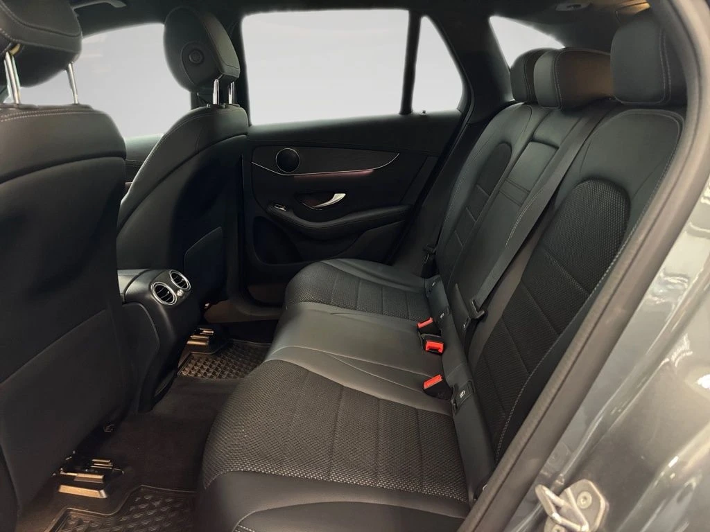 Mercedes-Benz-GLC 250-image-8